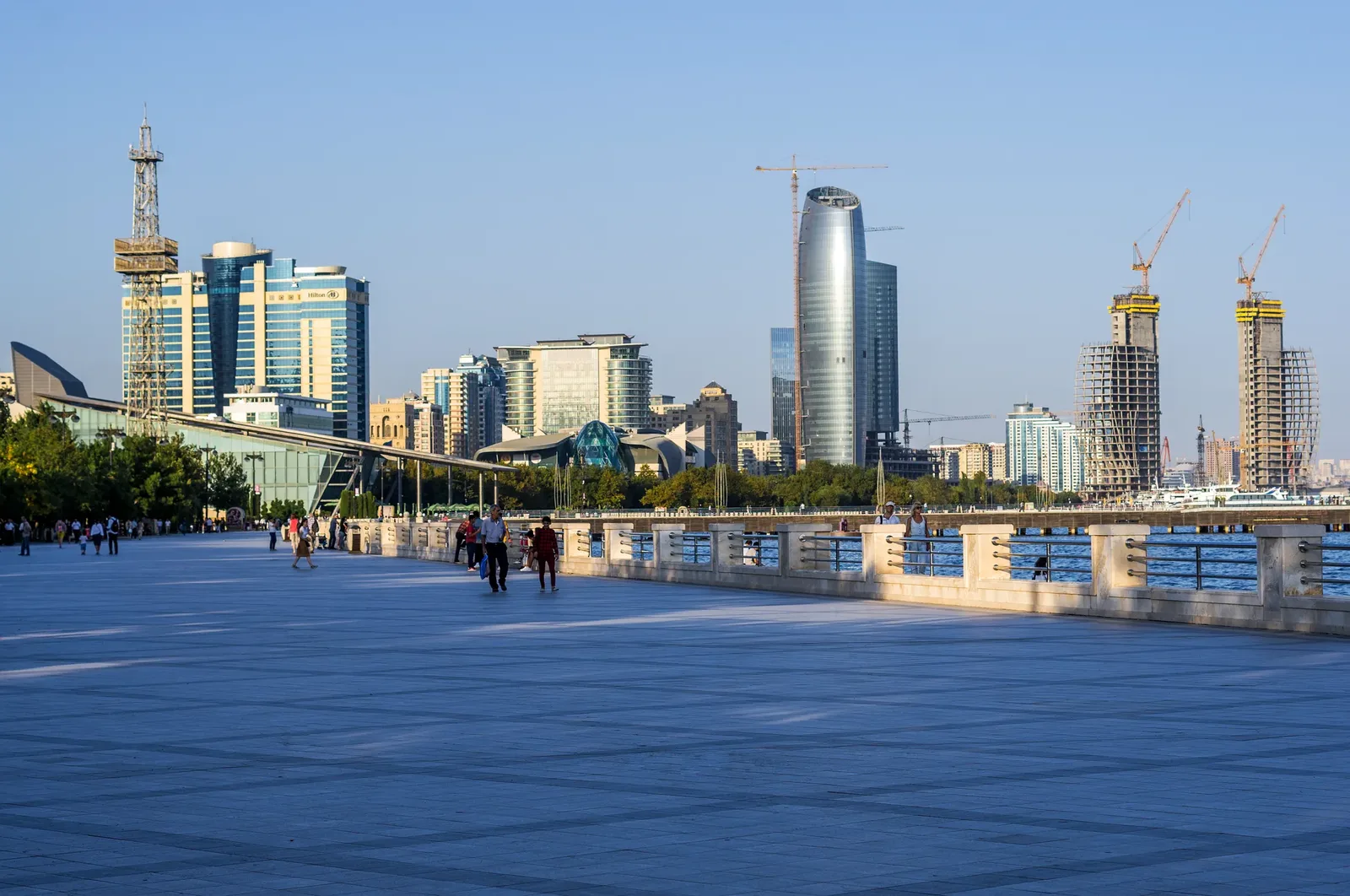 Bakı bulvarı və Boulevard Hotel ətrafı