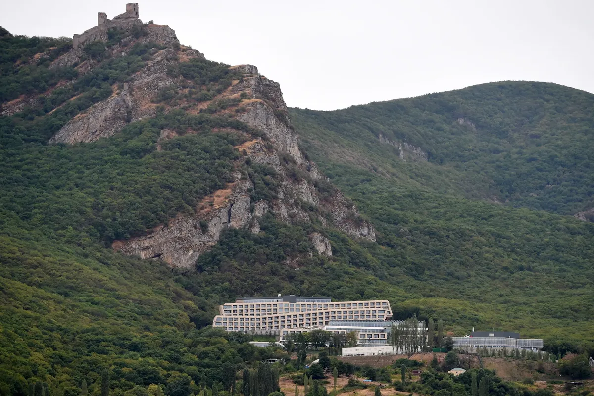 Qalaaltı Hotel & SPA — Çıraqqala ətəyində